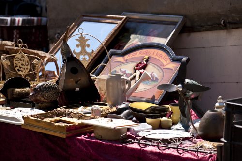 5 Tips To Get The Best Yard Sale Deals - Don't Shop Without Reading