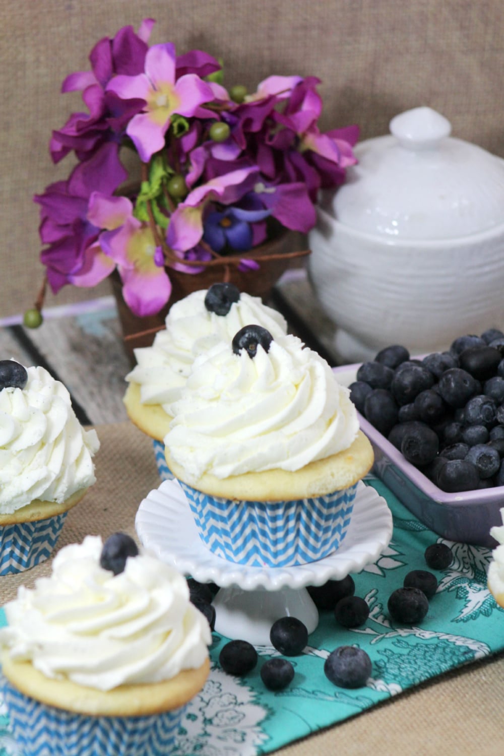 blueberry cupcakes with filling